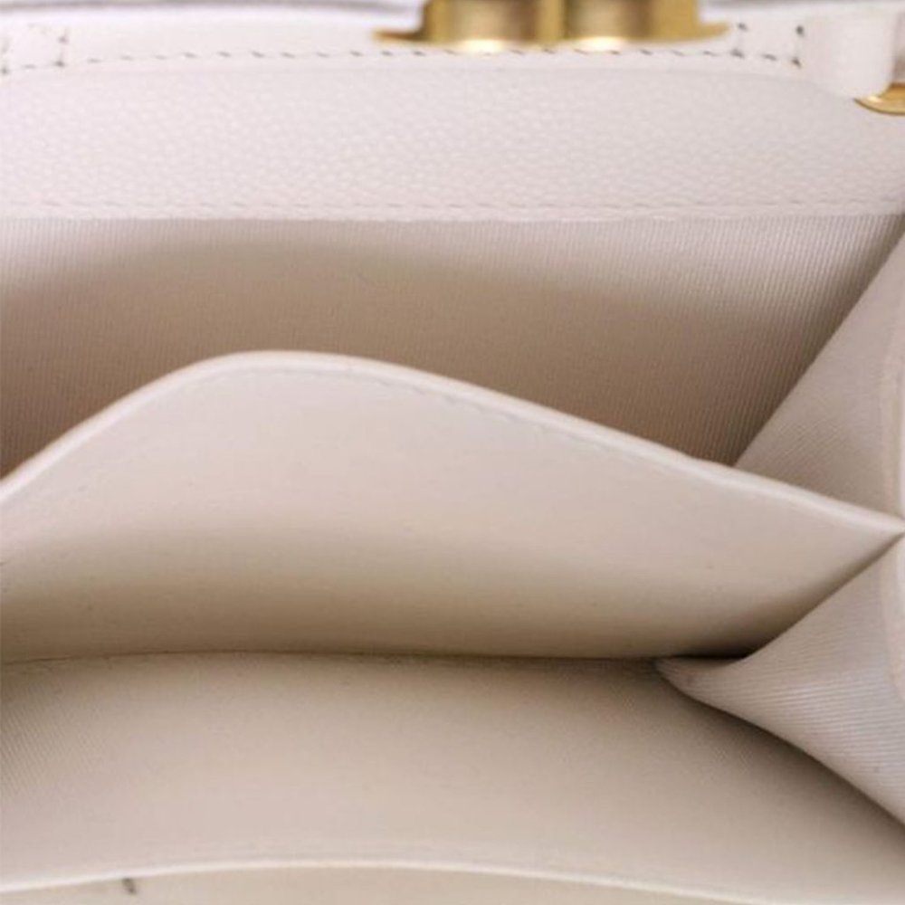 Chanel Plate Logo CC Flap Card Holder on Chain Quilted Caviar Mini - Picture 6 of 11